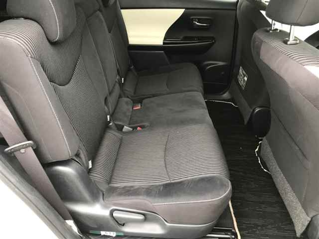 TOYOTA PRIUS ALPHA 2016