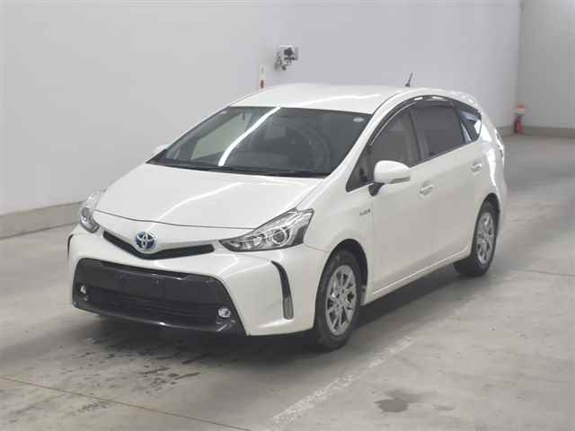 TOYOTA PRIUS ALPHA 2016