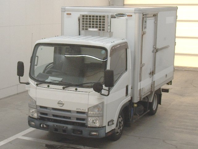 NISSAN ATLAS 2012