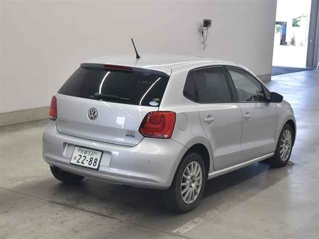 VOLKSWAGEN POLO 2012