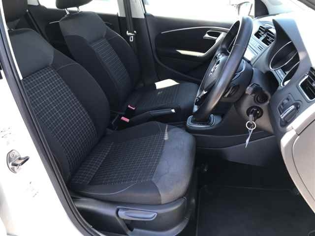 VOLKSWAGEN POLO 2015