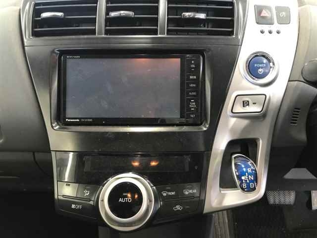 TOYOTA PRIUS ALPHA 2013