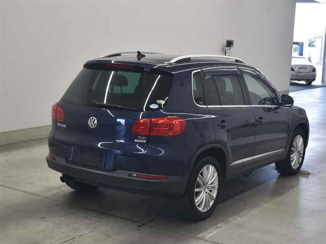 VOLKSWAGEN TIGUAN 2015