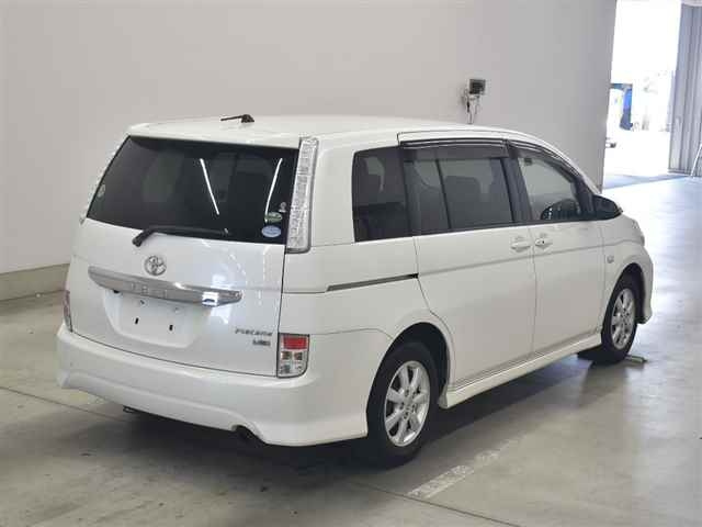 TOYOTA ISIS 2014