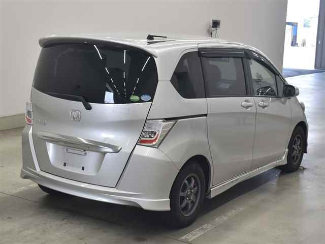 HONDA FREED 2013