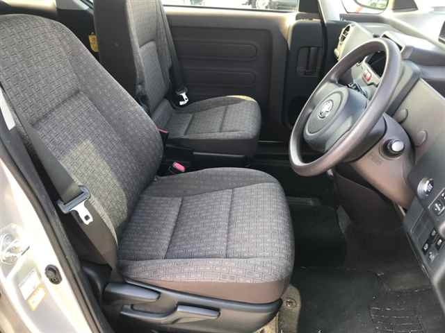 TOYOTA PORTE 2012