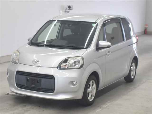 TOYOTA PORTE 2012