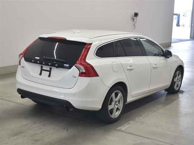 VOLVO V60 2013