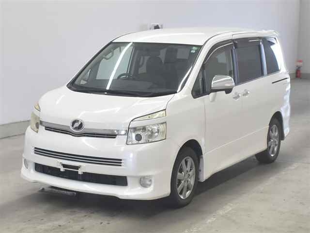 TOYOTA VOXY 2009