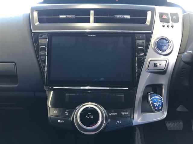 TOYOTA PRIUS ALPHA 2015