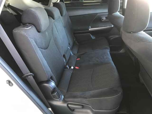 TOYOTA PRIUS ALPHA 2015