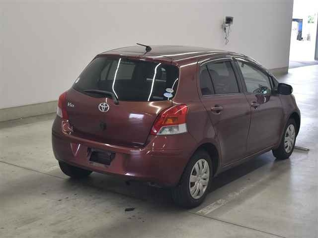 TOYOTA VITZ 2010