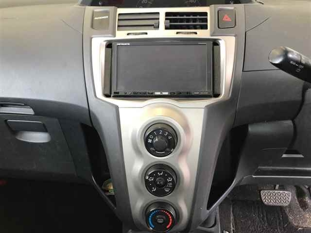 TOYOTA VITZ 2010