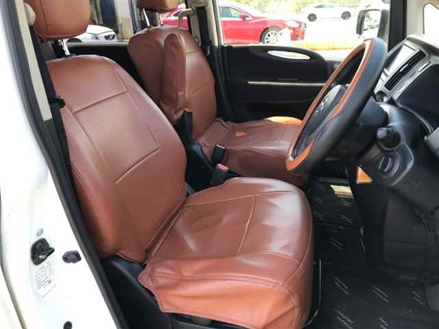 NISSAN SERENA 2010
