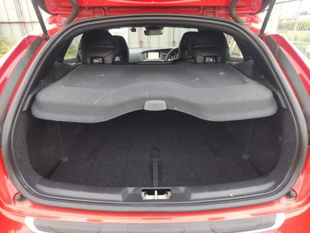 VOLVO V40 2018