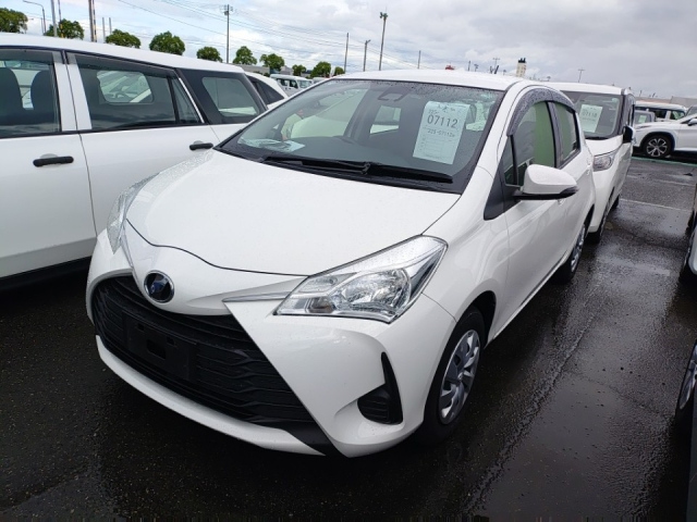 TOYOTA VITZ 2018
