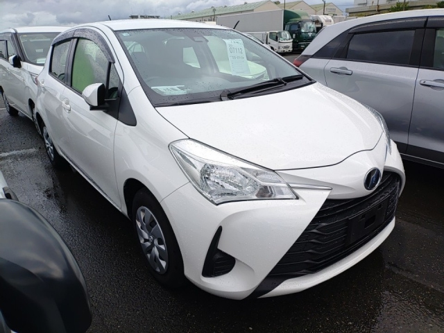 TOYOTA VITZ 2018