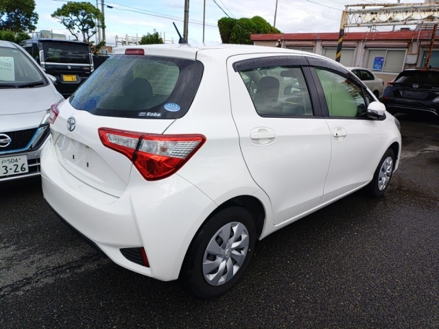 TOYOTA VITZ 2018