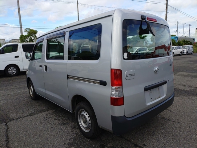 TOYOTA LITE ACE VAN 2018