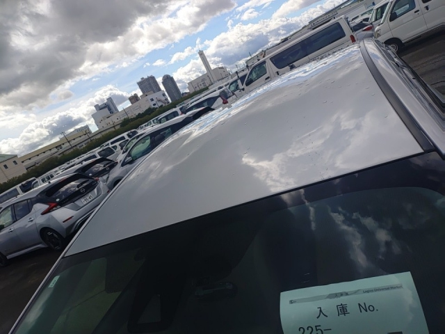 TOYOTA PRIUS ALPHA 2020