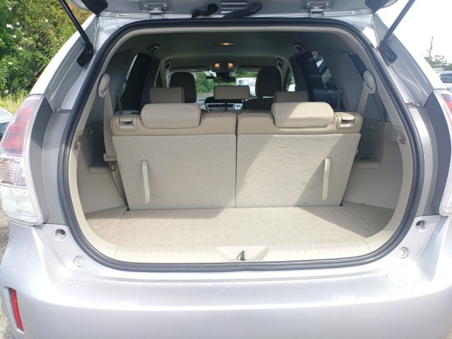 TOYOTA PRIUS ALPHA 2020