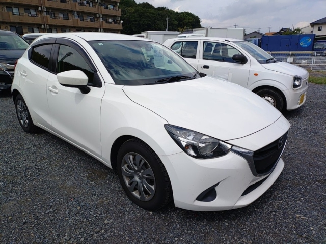MAZDA DEMIO 2016