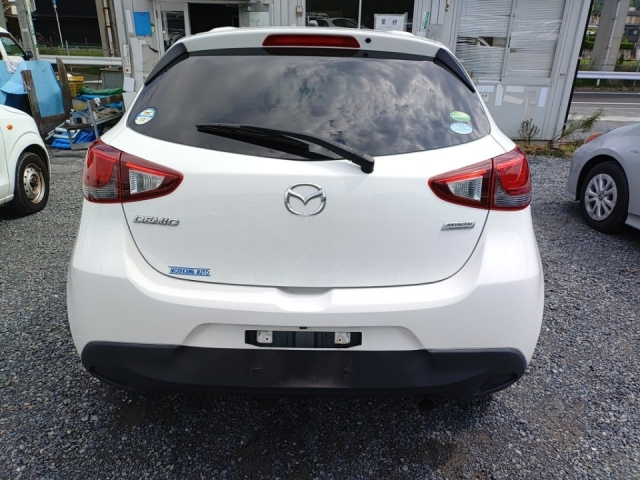 MAZDA DEMIO 2016