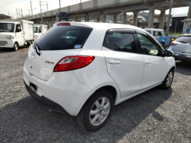 MAZDA DEMIO 2012