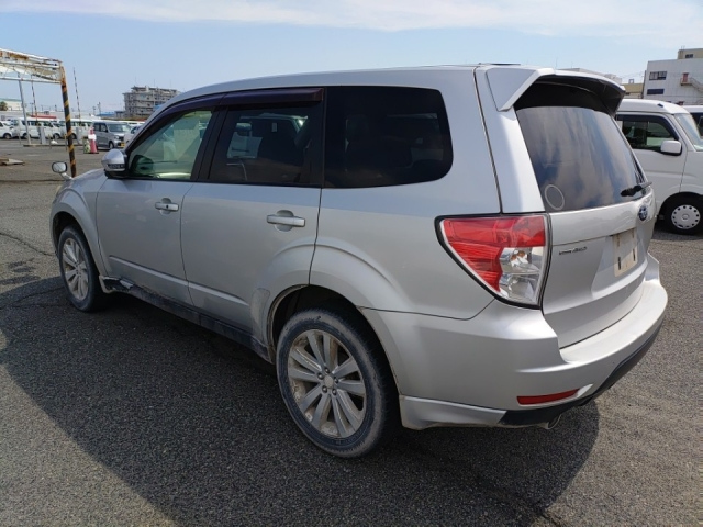 SUBARU FORESTER 2011