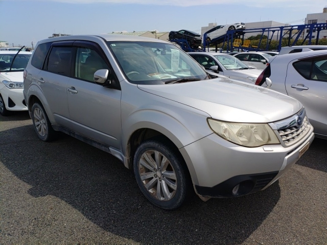 SUBARU FORESTER 2011
