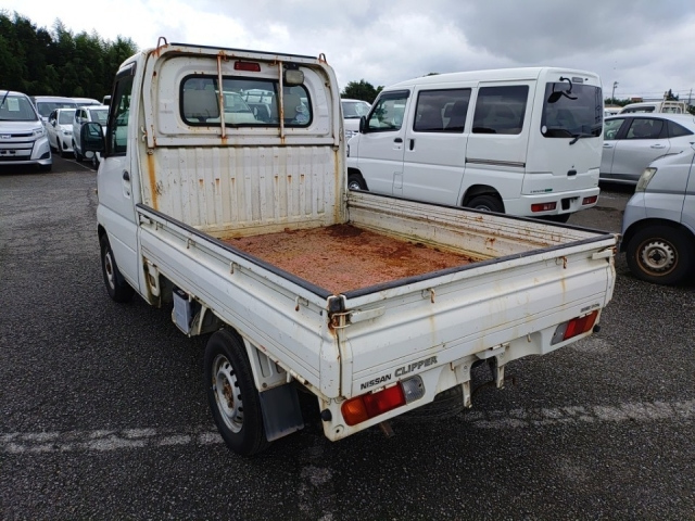 NISSAN CLIPPER TRUCK 2010