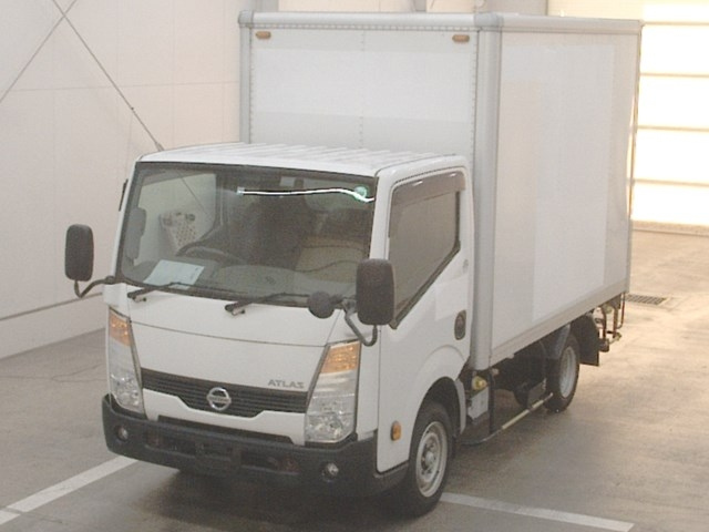 NISSAN ATLAS 2015