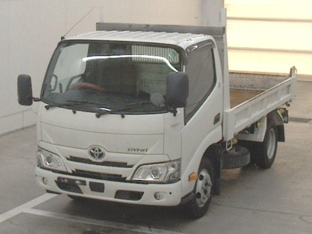 TOYOTA DYNA 2021