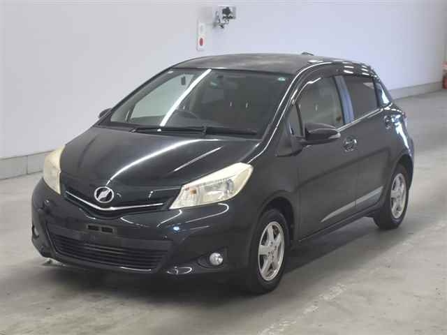TOYOTA VITZ 2011