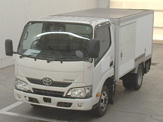 TOYOTA DYNA 2020
