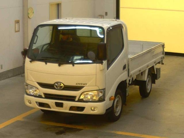 TOYOTA DYNA 2019