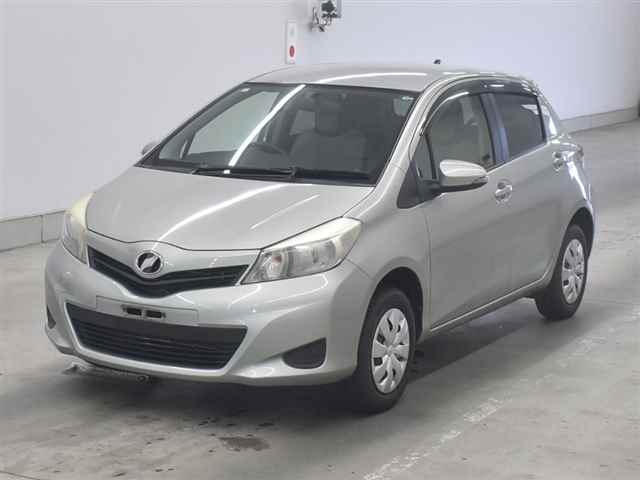 TOYOTA VITZ 2013