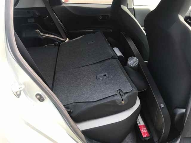 TOYOTA VITZ 2013