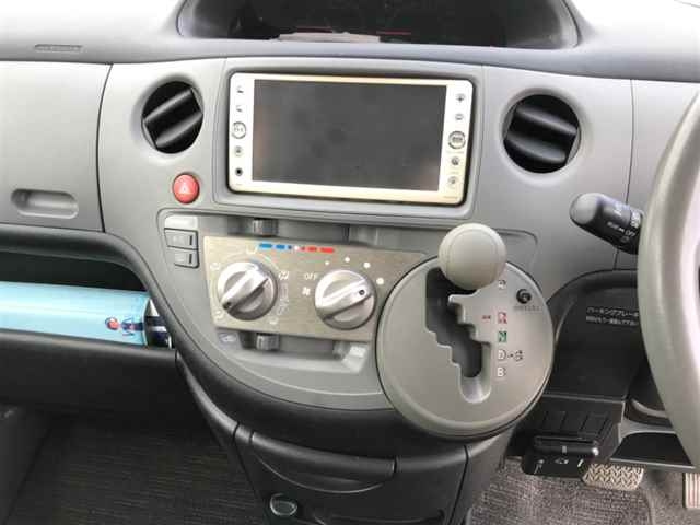 TOYOTA SIENTA 2010