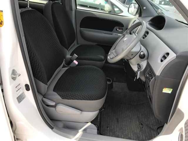 TOYOTA SIENTA 2010