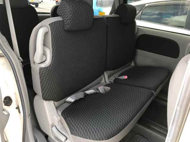 TOYOTA SIENTA 2010