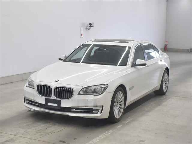 BMW 7 SERIES 2013