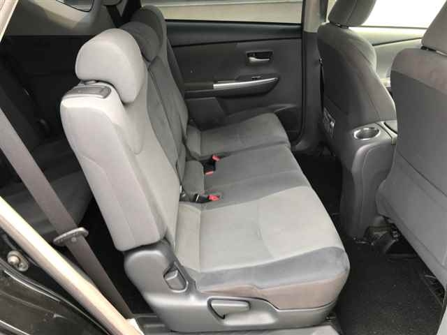 TOYOTA PRIUS ALPHA 2013