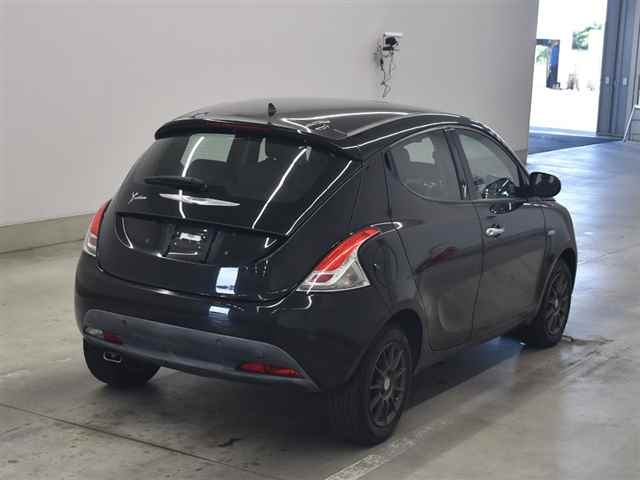 CHRYSLER YPSILON 2013