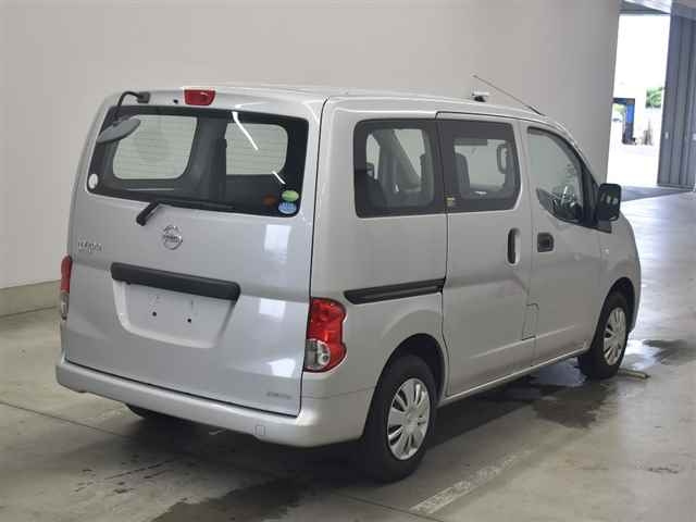 NISSAN NV200 2019