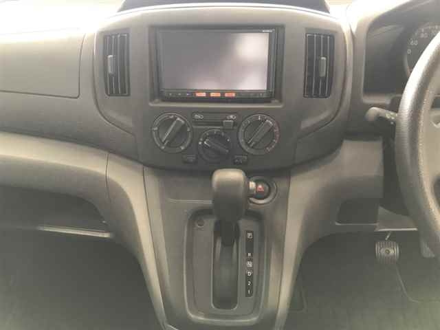 NISSAN NV200 2019