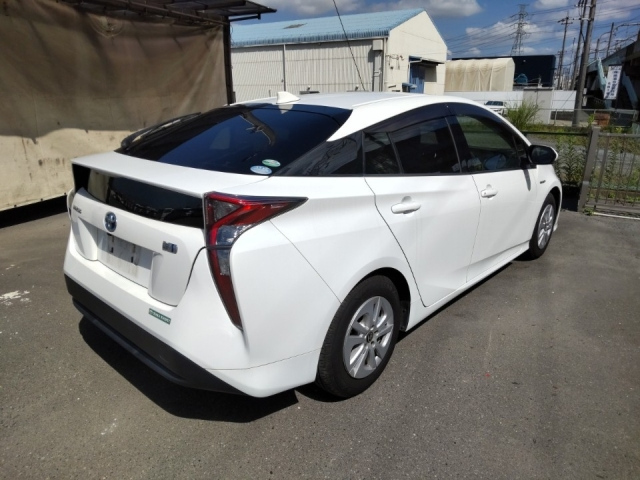 TOYOTA PRIUS 2018