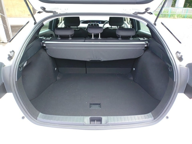TOYOTA PRIUS 2019