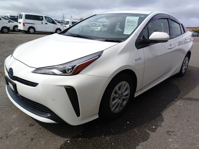 TOYOTA PRIUS 2019