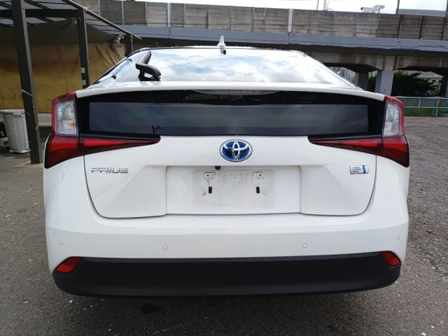 TOYOTA PRIUS 2019